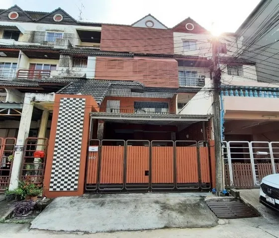 ทาวน์เฮ้าส์4ชั้น 31.5ว. 5นอน4น้ำ ให้เช่า35,000บ.หรือขาย6.95ลบ. หมู่บ้าน วราธรวิลล์ พัฒนาการ44 เขตแขวงสวนหลวง กทม. กรุงเท