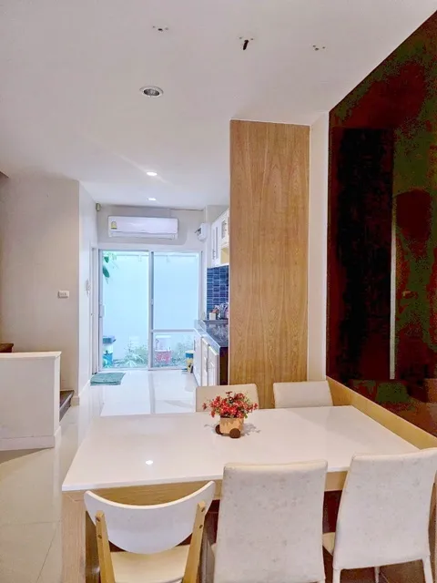 ให้เช่าทาวน์เฮาส์หรู 3 ชั้น สุขาภิบาล 3 วงแหวนตะวันออก รร.เตรียมน้อม 475.ม ถนนรามคำแหง 140–146 3นอน 3น้ำ MRTสัมมากร 700