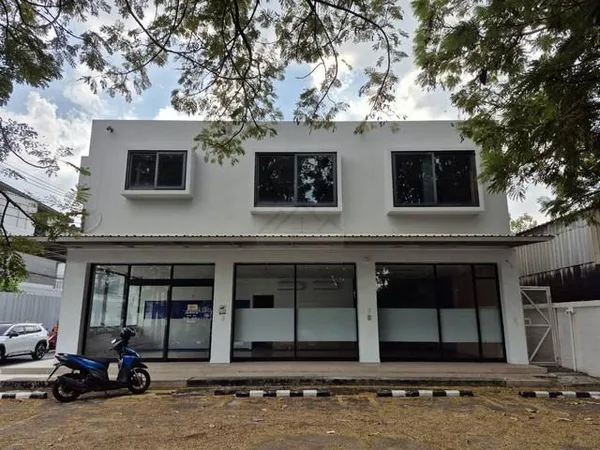 ให้เช่าพื้นที่ ชั้น 1 ขนาด 220 ตร.ม. ถนนวิภาวดี 62 มีแอร์ทุกห้อง ใกล้มูลนิธิกระจกเงา