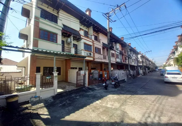 ขายทาวน์เฮ้าส์ หมู่บ้านเกตุนุติการ์เด้น ซอยนวมินทร์ 137 เขตบึงกุ่ม กรุงเทพมหานคร