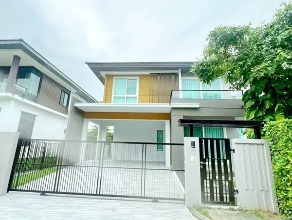 มีสนามหญ้า มัณฑนา ม.รามคำแหง 2 2กม. อ่อนนุช เจโม พลาซ่า 1.9กม. 3-4นอน สวนหลวง ร.9 ประเวศ ให้เช่าบ้านเดี่ยว 2 ชั้น 56 ตร.