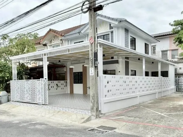 ขายทาวน์โฮม รีโนเวทใหม่ หลังมุม พฤกษาวิลล์12A พหลโยธิน สายไหม 29.6ตรว 4 นอน 2 น้ำ 4 จอด ต่อเติมลงเข็ม ใกล้ทางด่วนศรีรัช