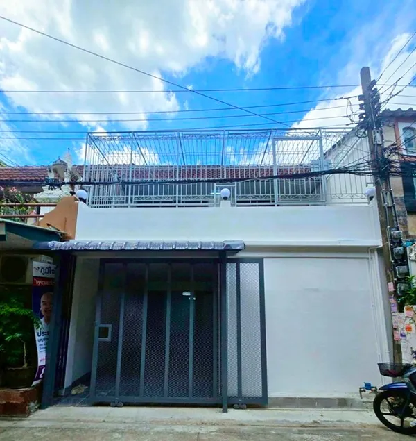 ประชาราษฏร์บำเพ็ญ 11-18 MRT ห้วยขวาง 500ม.ตลาดสดห้วยขวาง 1.4 กม.ทาวน์เฮ้าส์ 2 ชั้น รีโนเวทใหม่ แหล่งช้อปปิ้ง หาของกินง่า