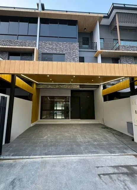 ถูกสุดในโครงการ จัดเต็มเฟอร์ฯ 3 นอน MRT มัยลาภ เลียบด่วนเอกมัย รามอินทรา เดอะวอล์ค เกษตร-นวมินทร์ 800 ม. ให้เช่าทาวน์โฮม