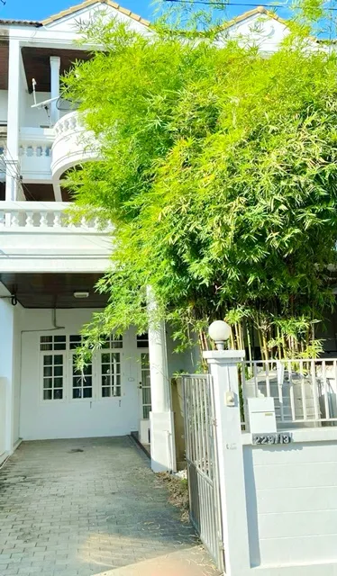 ให้เช่าทาวน์โฮม 3 ชั้น 4นอน หรูมาก รัชดาภิเษก40-48 BTSรัชโยธิน 800 ม. พร้อมเฟอร์ฯครบครัน 22ตร.วา. 264 ตร.ม. 3 น้ำ โฮมออฟ