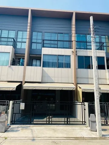 ขายทาวโฮม3 ชั้น บ้านกลางเมือง ลาดพร้าว -เสรีไทย ใกล้ ทางด่วนกาญจนาภิเษก (วงแหวนตะวันออก) ใกล้สวนสยาม, ห้างแฟชั่น ไอส์แลน