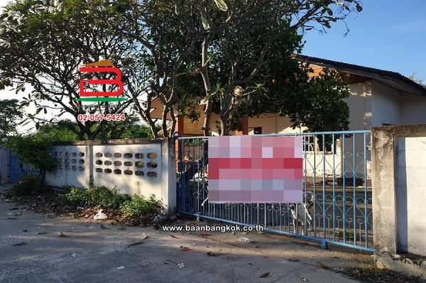 บ้านเดี่ยว โครงการ เฉลิมพรรณ อู่ทอง-ท่าพระ เนื้อที่ 57 ตารางวา ใกล้หอนาฬิกาบรรหารแจ่มใส ถนนอู่ทอง-บ้านไร่ (สาย 333) ตำบลอู่ทอง อำเภออู่ทอง จังหวัดสุพรรณบุรี