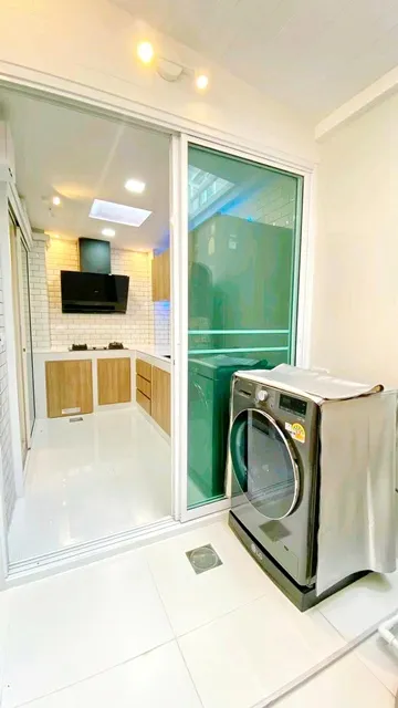 สุขุมวิท-ลาซาล BTS สำโรง 1.1กม.ให้เช่าทาวน์เฮาส์สุดหรู 2 ชั้น พร้อมเฟอร์ฯ 17 ตร.วา.140 ตร.ม.3 นอน 2 น้ำ อิมพีเรียลเวิลด์