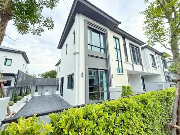 ขาย-ให้เช่าบ้าน 2 ชั้น ใหม่ สุขุมวิท-บางนา บางแก้ว รักสัตว์ เมกา บางนา 1.3 กม. หรูหรา ทันสมัย ตกแต่งสไตล์3 นอน 4 น้ำ 46