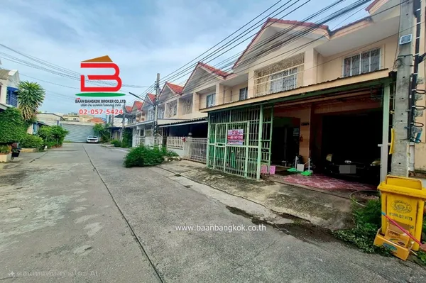 ทาวน์เฮาส์ หมู่บ้าน วิโรจน์วิลล์ เนื้อที่ 18.2 ตรว. ถนนทางหลวงหมายเลข 345 ตำบลละหาร อำเภอบางบัวทอง จังหวัดนนทบุรี