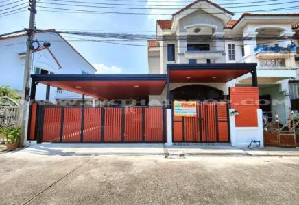 ขายทาวน์เฮ้าส์ ม.ศุภาวัฒน์ ทาวน์เฮ้าส์ 2.5 ชั้น เนื้อที่ 35 ตรว. บ้านสวย พร้อมอยู่ ต.บ้านกลาง อ.เมือง จ.ปทุมธานี