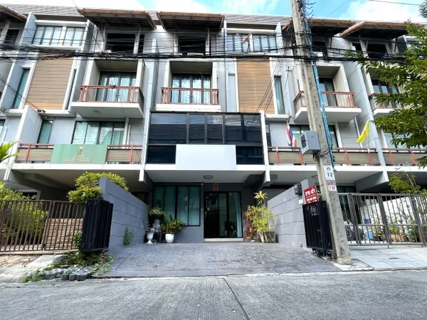 ขายทาวน์โฮม/โฮมออฟฟิศ 4 ชั้น อารียา แมนดารีนา สุขุมวิท 77 (อ่อนนุช) 21.3 ตร.ว. ทำเลติดถนนใหญ่ สภาพใหม่ ตำแหน่งดีที่สุดในโครงการ พื้นที่ใช้สอยกว้างขวาง 240 ตร.ม. ตกแต่งพร้อมเข้าอยู่