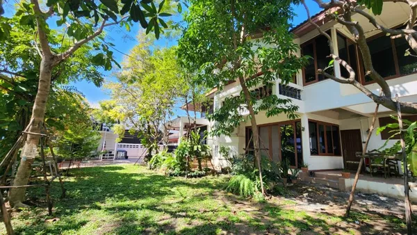 ขายถูกมาก!! บ้านพร้อมออฟฟิศ 232ตร.ว. ทำเลทอง ซ.ลาดพร้าว107แยก6 ติดม.รัตนบัณฑิต ใกล้รถไฟฟ้า เดอะมอลล์