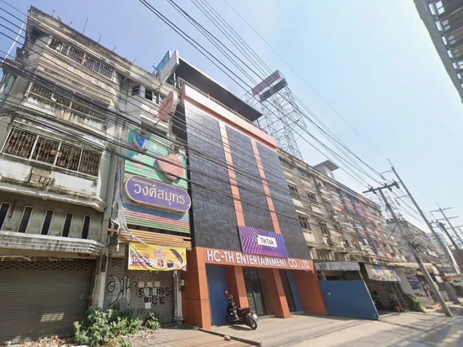 ขายตึก 3คูหา 4ชั้น ติดถ.รามอินทรา ใกล้รถไฟฟ้า+เซ็น