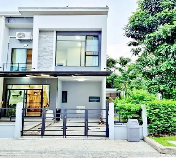 รร.สารสาสน์วิเทศสายไหม 2.3 กม. BTS สายหยุด 2.4 กม.ให้เช่าทาวน์โฮมPleno พหลโยธิน 2 ชั้น หลังมุม 22 ตร.วา. 180 ตร.ม.