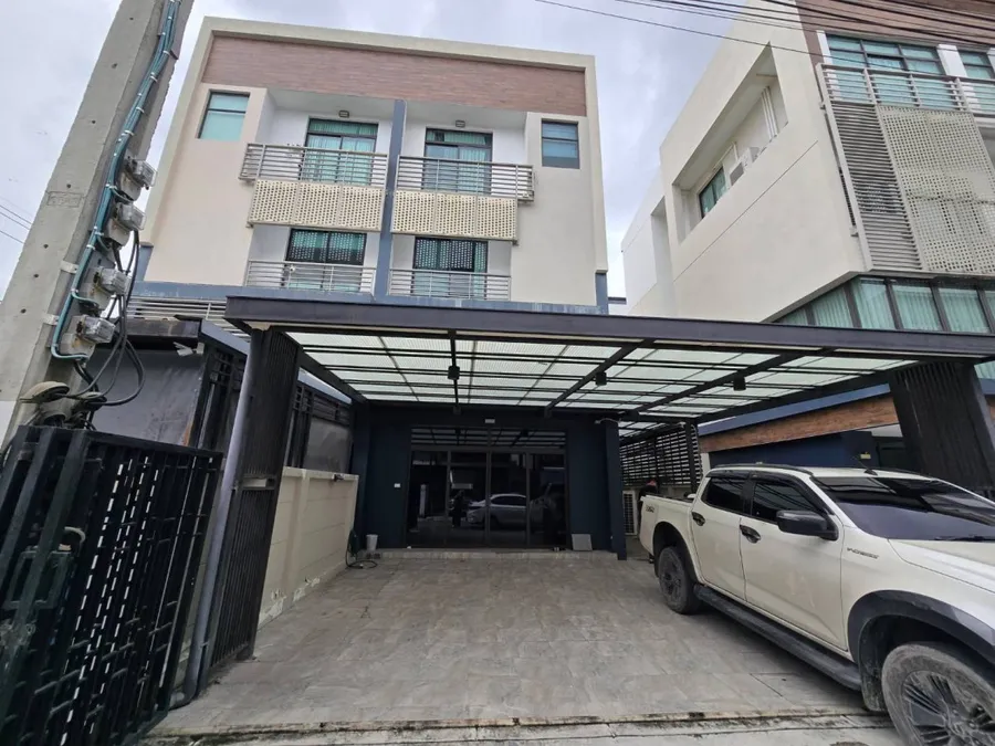 ให้เช่า ทาวน์โฮม ดิสทริค เอกมัย - รามอินทรา