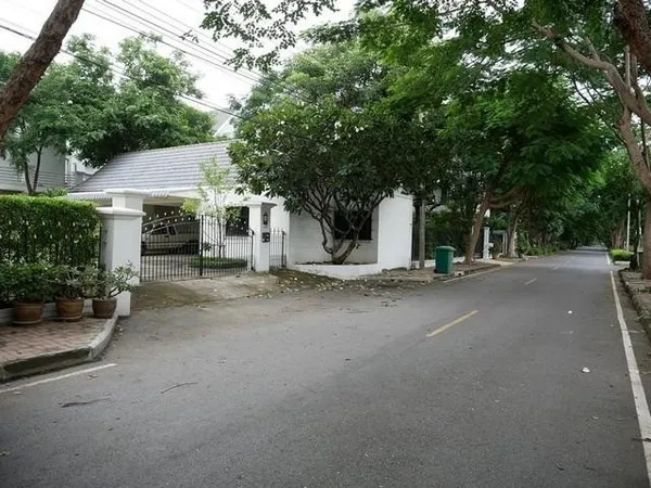 ให้เช่าบ้านเดี่ยว 3 ชั้น หลังใหญ่ 200 ตรว. หมู่บ้านนวธานี เสรีไทย 59 เกษตร-นวมินทร์ ใกล้มอเตอร์เวย์ ใกล้ทางด่วน