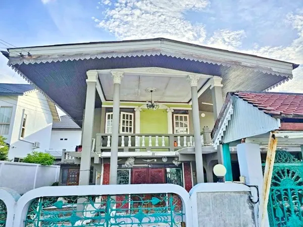 ให้เช่าคฤหาสน์เดี่ยว 2 ชั้น 75 ตร.วา. เดอะไนน์ พระราม 9 1.2 กม 440 ตร.ม. MRT หัวหมาก 852 ม. โลตัส พัฒนาการ300 ม. 3 นอน 2