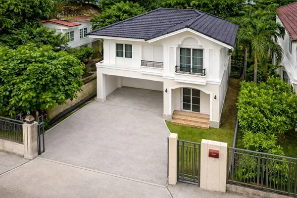 ARLบ้านทับช้าง 2.5กม. อ่อนนุช73 สุขุมวิท77 3นอนให้เช่าบ้านเดี่ยวหรู 2 ชั้น 55ตร.ว. ซีคอนสแควร์ ศรีนครินทร์ 4 กม.