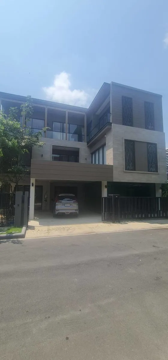 ขายบ้านเดี่ยวสุดหรู Vana Residence พระราม 9 – ศรีนครินทร์ ราคาดีทำเลดีติดต่อผึ้งรติ โทร 061-9419-639 ราคาพิเศษเพียง 34.5 ล้านบาท
