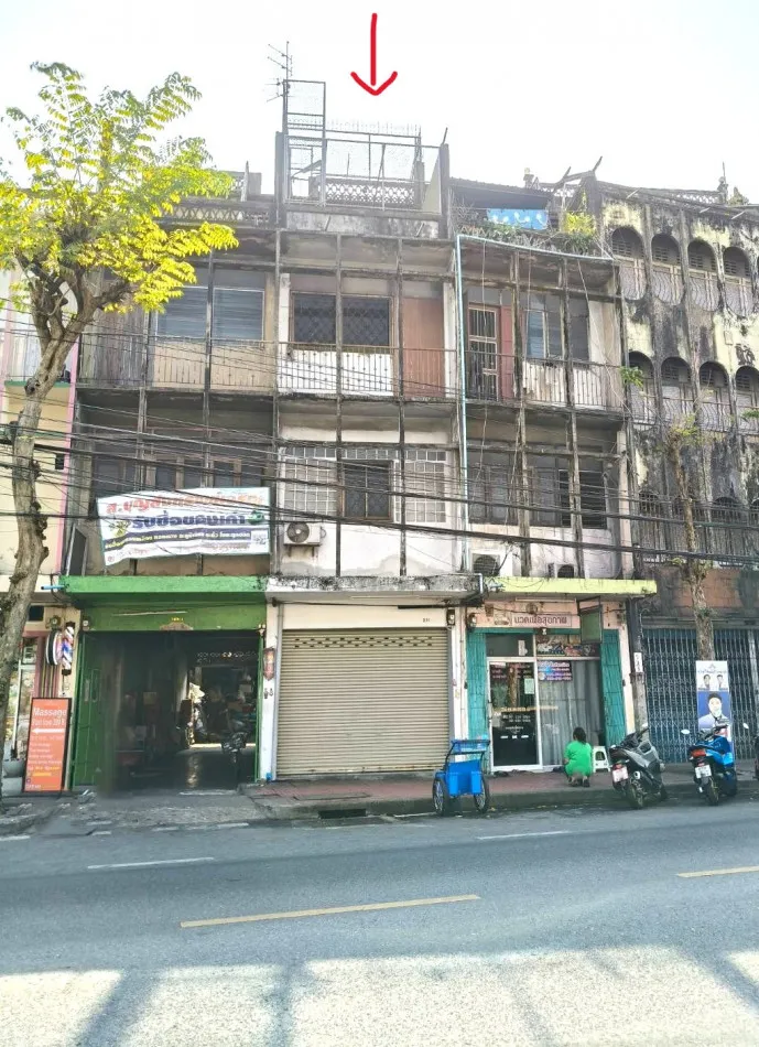 ขายอาคารพาณิชย์ 4 ชั้น เนื้อที่ 13 ตารางวา ติดถนนเ