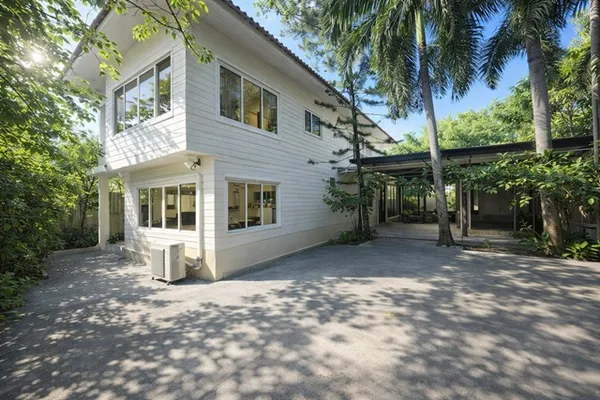 7นอน BTSเซนต์หลุยส์ 600 ม.ให้เช่าบ้านเดี่ยวใจกลางสาทร 100 ตร.วา. 300 ตร.ม.ร้านอาหาร คาเฟ่ หรือออฟฟิศ บ้าน 2 ชั้น