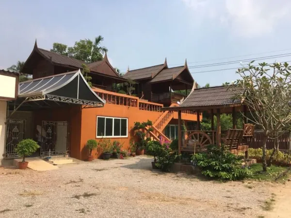 ขาย/ให้เช่า ที่ดินพร้อมบ้านทรงไทย และสวนมะพร้าว บางคนที สมุทรสงคราม