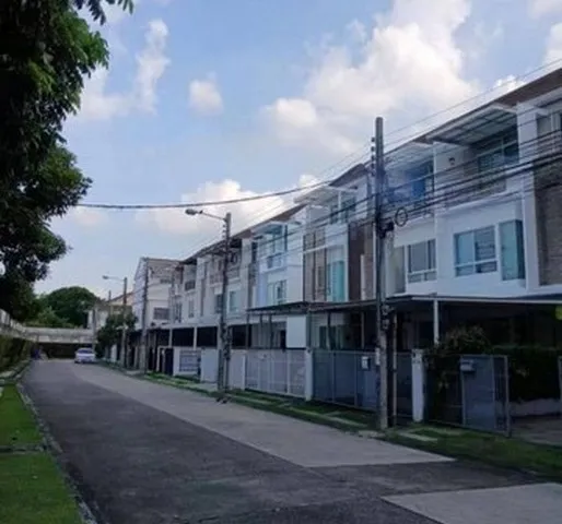 ให้เช่าทาวน์โฮมโครงการ Bannmai Rama9–Srinakarin รามคำแหง 60 ใกล้เดอะมอล บางกะปิ