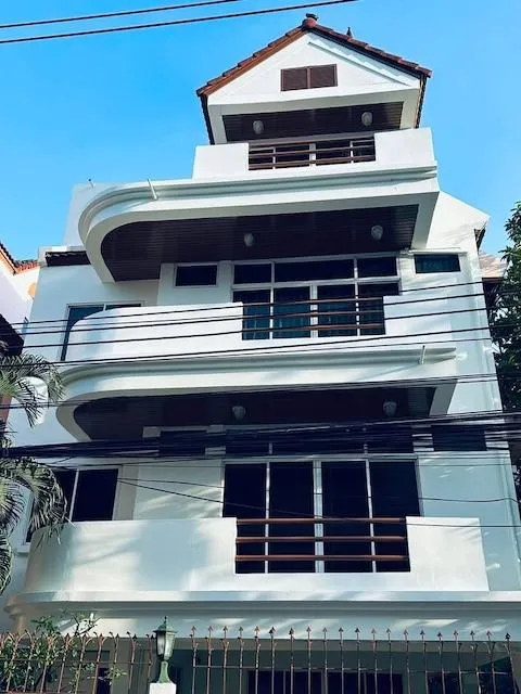 ให้เช่าบ้านเดี่ยว 4 ชั้น 40 ตร.ว. ย่านพร้อมพงษ์ ซอยสุขุมวิท 31 ใกล้ BTS พร้อมพงษ์