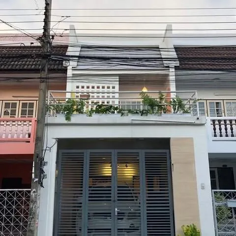 ให้เช่าทาวน์เฮ้าส์ 2 ชั้น หมู่บ้านคลองจั่นวิลล่า 2 ซอยนวมินทร์ 149 ตกแต่งสวย พร้อมเข้าอยู่