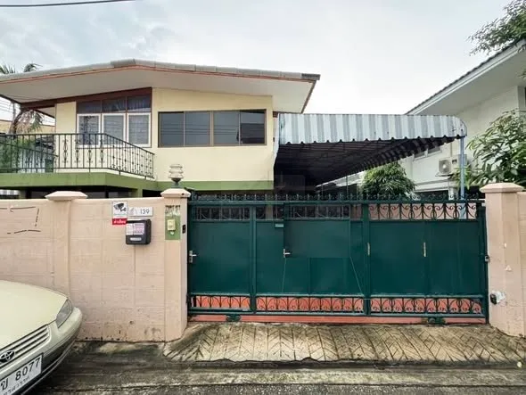 ให้เช่าบ้านเดี่ยว 2 ชั้น 250 ตรม. 4 ห้องนอน ซอยลาดพร้าว 64 เดินทางสะดวก ลาดพร้าว รัชดา