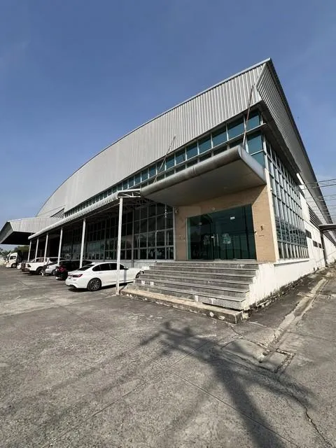 ให้เช่าโรงงานเฟอร์นิเจอร์ 13,525 ตร.ม. พร้อมออฟฟิศ 2 ชั้น ย่านไทรน้อย นนทบุรี