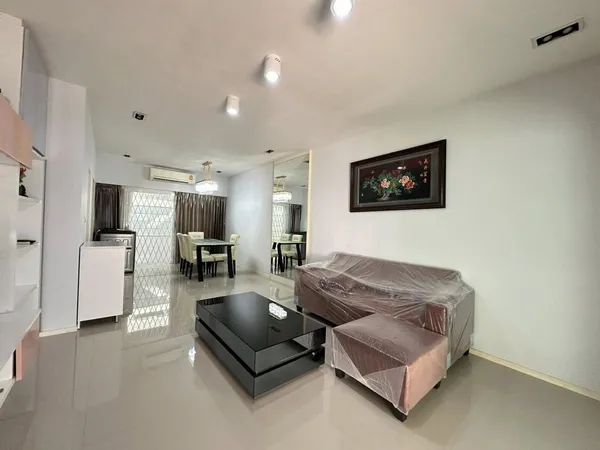 ให้เช่าทาวน์โฮม 3 ชั้น 20 ตร.ว. โครงการบ้านกลางเมือง สุขุมวิท 77 เฟอร์นิเจอร์บิ้วอินทั้งหลัง