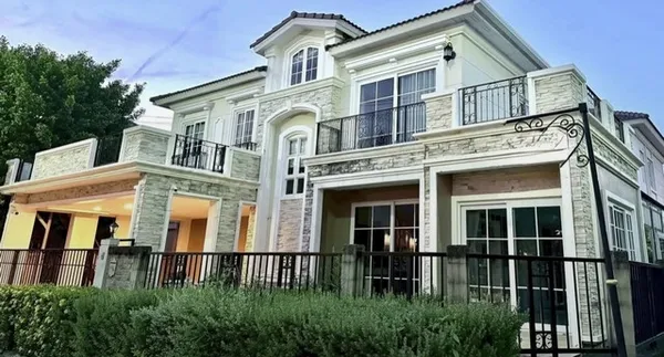 บ้านเดี่ยวแปลงมุม สวยพร้อมอยู่ โครงการ Grandio ลาดพร้าว เกษตรนวมินทร์