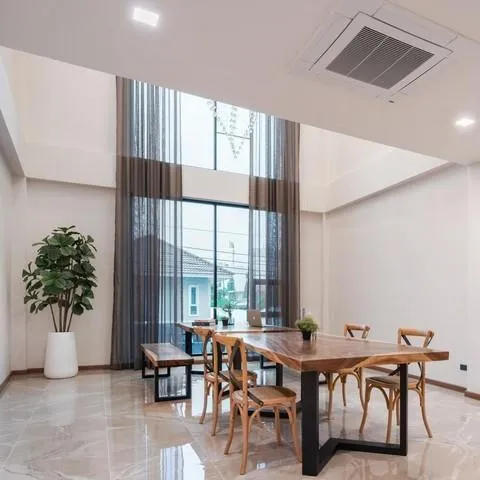 ให้เช่าทาวน์โฮม 3.5 ชั้น 235 ตร.ม. ย่านนาคนิวาส ลาดพร้าว 71 ห้องมุม ใกล้เซ็นทรัล อีสต์วิลล์