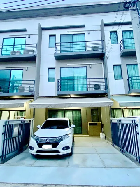 ให้เช่าทาวน์โฮม 3 น้ำ เลี้ยงสัตว์เล็กได้ สะพานพระราม5 1.9กม. กว้าง 5ม. ถ.พิบูลสงคราม ราชพฤกษ์ 3นอน