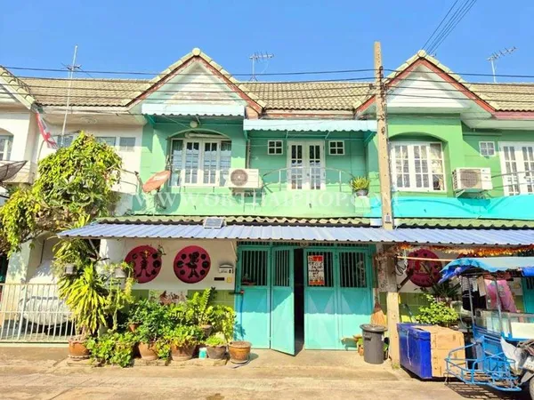 ทาวน์เฮ้าส์ หมู่บ้านสุชา บางบัวทอง ใกล้กับรถไฟฟ้าสายสีม่วง นนทบุรี