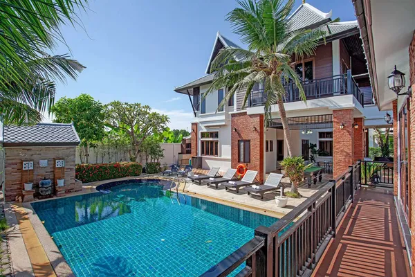 Beverly Thai House Pool Villa Pattaya, Sukhumvit road, Bang Lamung, Chon Buri, 166 sq.wa 5 Beds 5 Baths Fully furnished, Ready to move in