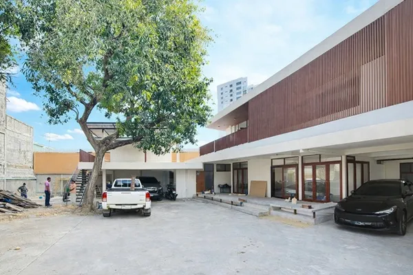 จรัญสนิทวงศ์ 40-46 สะพานพระราม8 600 ม.6นอน MRT บางยี่ขัน 1.0 กม. บ้านเดี่ยวสุดหรู ฟังก์ชัน 4 น้ำ ใกล้สวนหลวง ใหญ่ 166 ตร