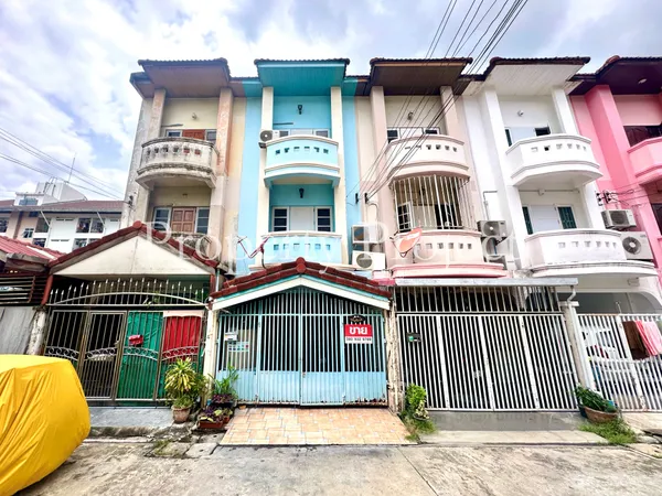 ขาย ทาวน์เฮ้าส์ 3 ชั้น หมู่บ้านศรีบัณฑิต5 บางกรวย-ไทรน้อย พร้อมอยู่