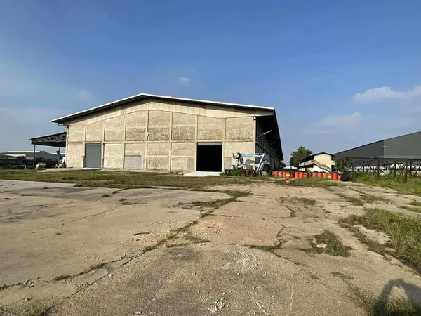 RK903 ให้เช่าโกดังขนาดใหญ่ พื้นที่สีม่วง 2,640 ตรม พื้นที่รวมกว่า 10 ไร่ รถใหญ่เข้าได้ มีลานจอด ตำบล ละหาร อำเภอบางบัวทอง