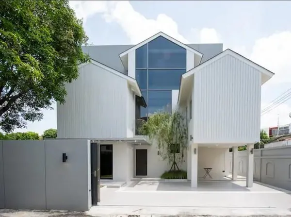 ขายบ้านเดี่ยว 3 ชั้น 60 ตร.ว. ถนนสุขุมวิท 71 ซอยปรีดีพนมยงค์ 14 ใกล้ BTS พระโขนง