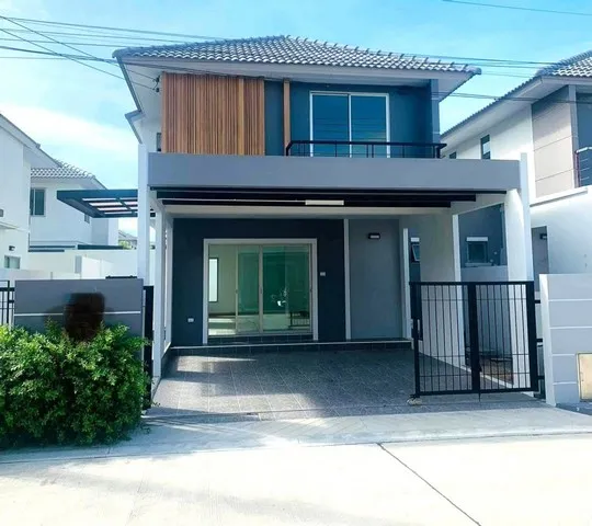 ให้เช่าบ้านพานทองชลบุรี ให้เช่าบ้าน 2 ชั้น มบ.แฟมมิลี่ซิตี้-พานทอง บ้านแฝดสไตล์เดี่ยว 2 ชั้น พื้นที่ 38.5 ตรว. 3 ห้องนอน