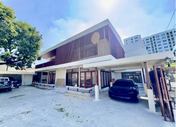 บ้านเดี่ยวใกล้สะพานพระราม8 ซอยจรัญ 44 ขนาด 500+ ตร.ม.166 ตร.วา full renovation