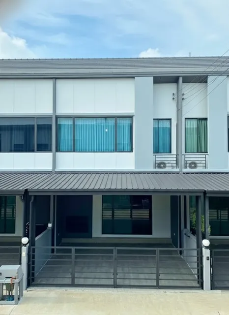 บางนา วงแหวน เมกาบางนา 1 กม. ซัมมิท วินด์มิลล์ กอล์ฟคลับ ทาวน์โฮมให้เช่า 2 ชั้น 3 นอน 17 ตร.วา. 140 ตร.ม. จอดรถ 2 คัน ะส