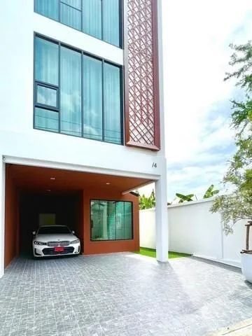 ให้เช่าทาวน์โฮม 3.5 ชั้น 26.4 ตร.ว. ย่านนาคนิวาส ลาดพร้าว 71 โชคชัย 4 ใกล้เซ็นทรัล อีสต์วิลล์