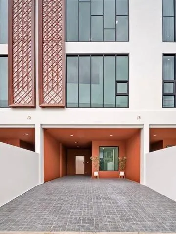 ให้เช่าโฮมออฟฟิศ3.5ชั้น 225 ตร.ม.ย่านนาคนิวาส ลาดพร้าว71โชคชัย4 ใกล้MRTลาดพร้าว71,MRTโชคชัย4