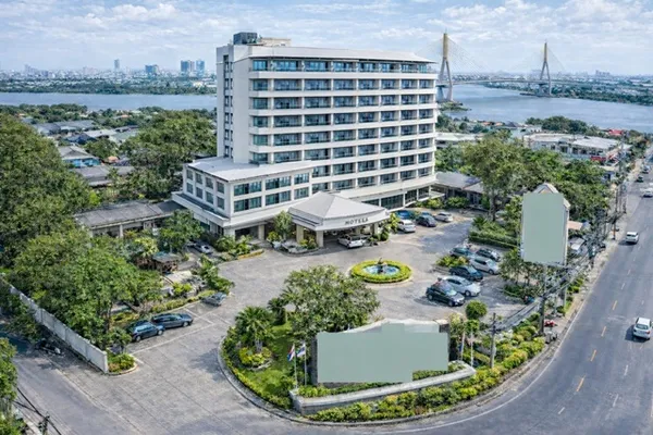 โรงแรม 4–5 ดาว นนทบุรี ตลาดนกฮูกตลาดต้นสัก สนามบินน้ำ 2 ไร่ 1 งาน 4 ตร.ว. 161ห้อง 9,002 ตร.ม