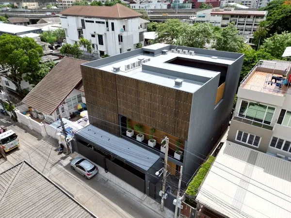 ขาย​บ้านหรูซอย​ รามคำแหงซอย4​ ขายพร้อมผู้เช่า ราคาดีทำเลดีติด ต่อผึ้งรติ 0619419639