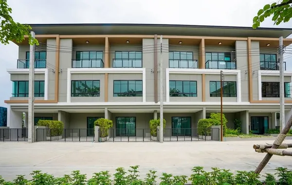 รหัสC7046 ให้เช่าทาวน์โฮม 3ชั้น โครงการPremium Place พรีเมี่ยมเพลส พหลโยธิน-รามอินทรา ถนนเทพรักษ์